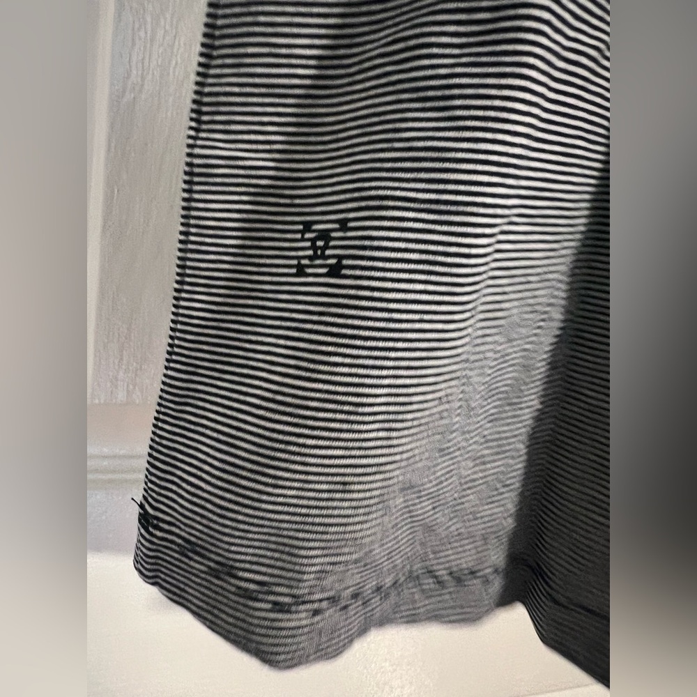 Lululemon 5 Year Basic Tee Updated Fit In Delta S… - image 7